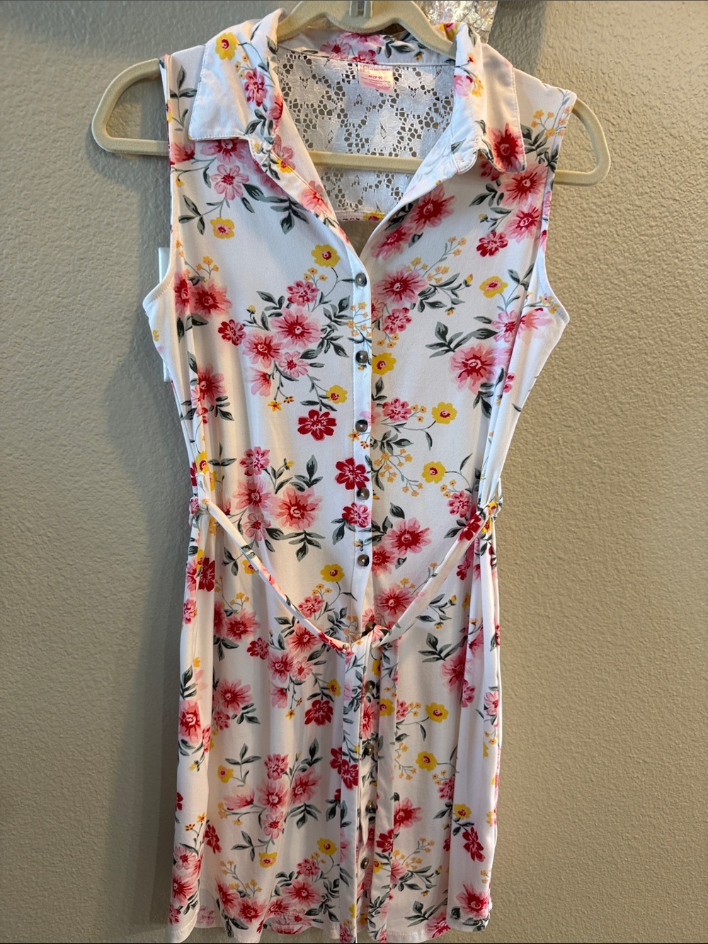 SO White Floral Backless Button-Front Dress with Lace Yoke